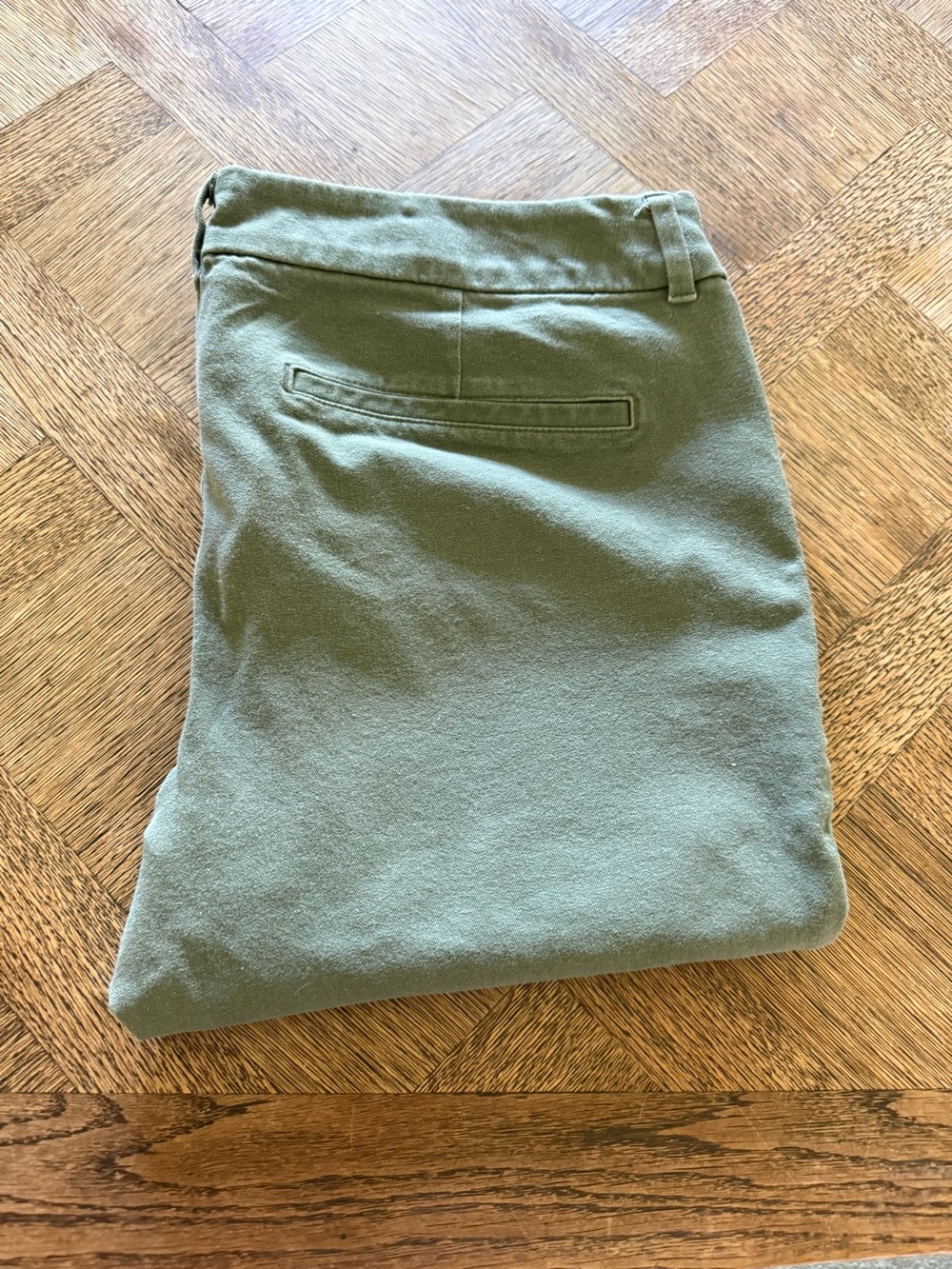 Old Navy Pixie Pants in Olive Green